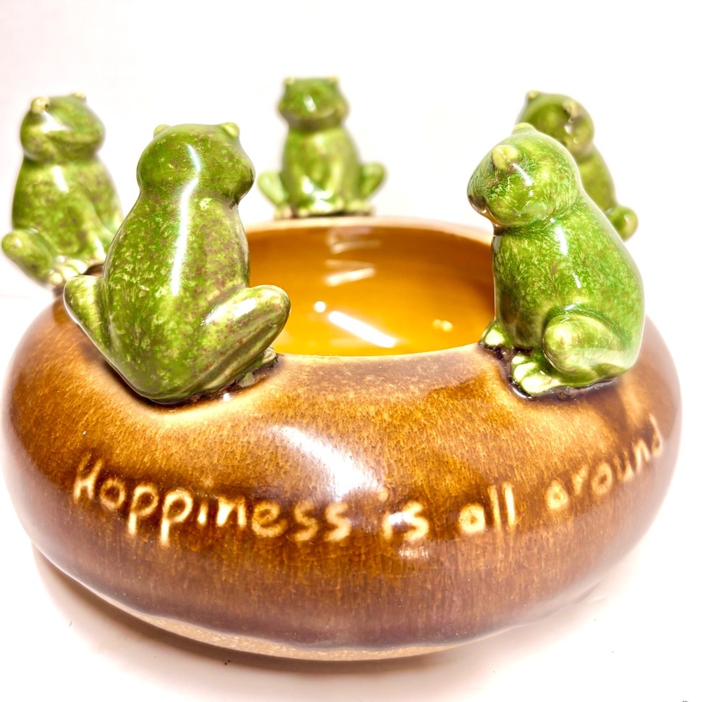Vintage Majolica Pottery Frog Bowl Frogs On Rim Says Happiness is all Around